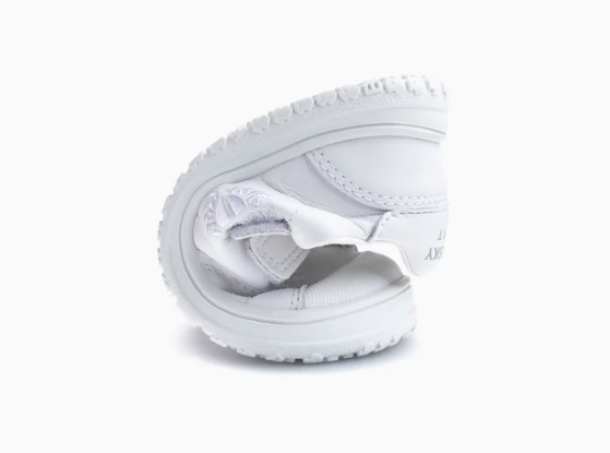 Zapatillas escolares blancas para niño y niña Tallas 24 a 35 Modelo 200000 Pablosky 3 Zapatillas escolares blancas para niño y niña Tallas 24 a 35 Modelo 200000 Pablosky - Image 3