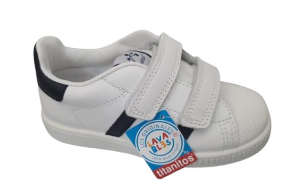 Zapatilla colegial lavable Titanitos deportiva y resistente con velcro New Smash