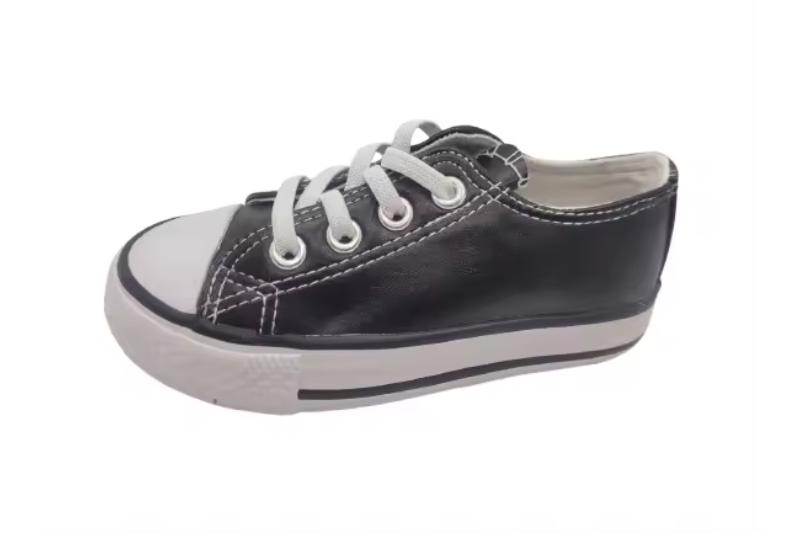 Zapatillas de polipiel para niño o niña diseño clásico con puntera Modelo XF33 Tallas 24 a 29