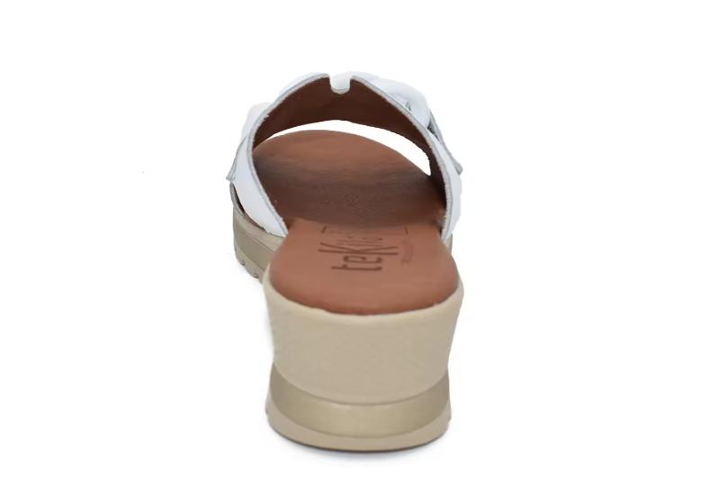 Sandalias de piel para mujer con cuña y adorno Hechas en España Tallas 36 a 40 Modelo 5047 Tekila 2 Sandalias de piel para mujer con cuña y adorno Hechas en España Tallas 36 a 40 Modelo 5047 Tekila - Image 2