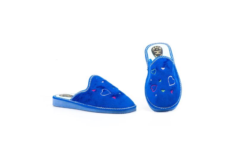 Zapatillas de casa cerradas para mujer con corazones Hecho en España Tallas 36 a 41 Modelo CH552 Jam
