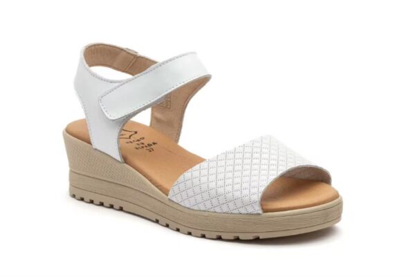 Sandalias de cuña negras para mujer con cierre de velcro y pala grabada Hecho en España Modelo E649 Tallas 36 a 41 Alto Estilo - Image 5