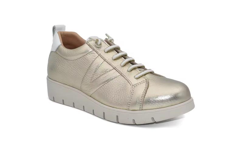 Zapatillas de piel blancas para mujer con plataforma ligera Tallas 36 a 40 Modelo 9 Chamby 4 Zapatillas de piel blancas para mujer con plataforma ligera Tallas 36 a 40 Modelo 9 Chamby - Image 4
