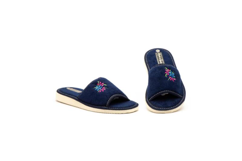Zapatillas de casa abiertas para mujer con flores bordadas Hecho en España Tallas 36 a 41 Modelo 1444 Jam