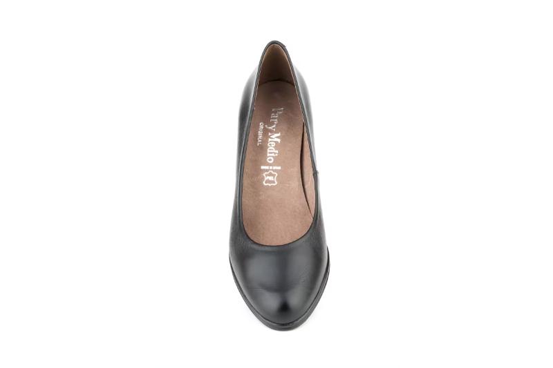 Zapatos de mujer de piel negra con tacón medio-alto clásicos Hecho en España Tallas 36 a 41 Modelo 1586 Par y medio 3 Zapatos de mujer de piel negra con tacón medio-alto clásicos Hecho en España Tallas 36 a 41 Modelo 1586 Par y medio - Imagen 3