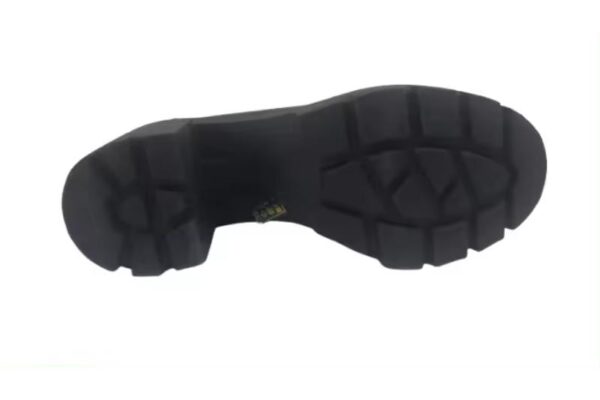 Mocasines de mujer negros con tacón ancho y adorno dorado Tallas 36 a 41 Modelo M2444 Katosines - Imagen 3
