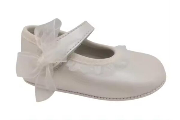 Merceditas blancas de bebé con lazo de organza y volante Tallas 16 a 20 Modelo 3850 Citos