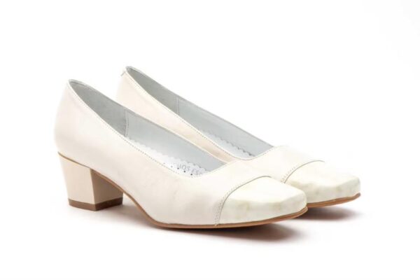 Zapatos de mujer de piel beige con tacón medio y puntera contrastada Hecho en España Tallas 36 a 41 Modelo 5584 Jam - Imagen 5