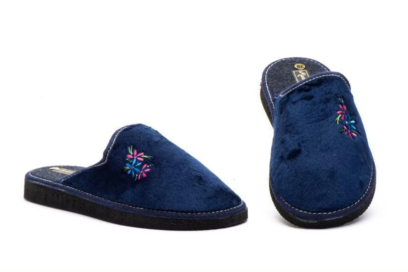 Zapatillas de casa cerradas para mujer con flores bordadas Hecho en España Tallas 36 a 41 Modelo 7777 Jam