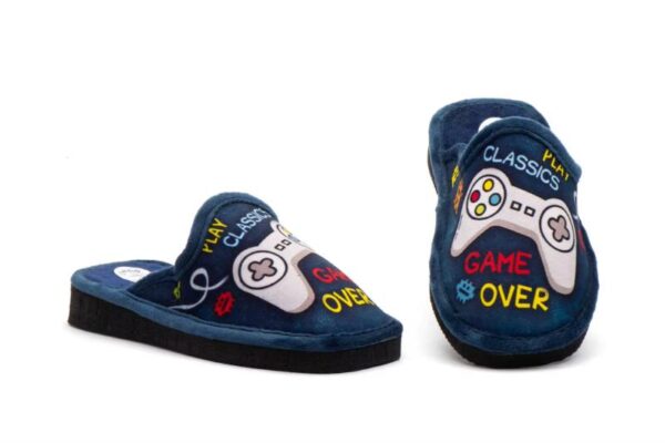 Zapatillas de casa cerradas para niño con diseño de videojuego Hecho en España Tallas 26 a 35 Modelo 839 Jam