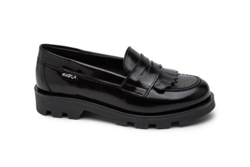 Mocasín colegial de niña en piel charol negro con flecos Tallas 34 a 40 Modelo 8541 Pablosky 1 Mocasín colegial de niña en piel charol negro con flecos Tallas 34 a 40 Modelo 8541 Pablosky