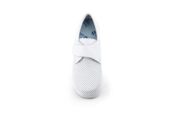 Zapato sanitario blanco para mujer de piel alta calidad Cierre de velcro Tallas 35 a 41 Modelo Farma - Imagen 3