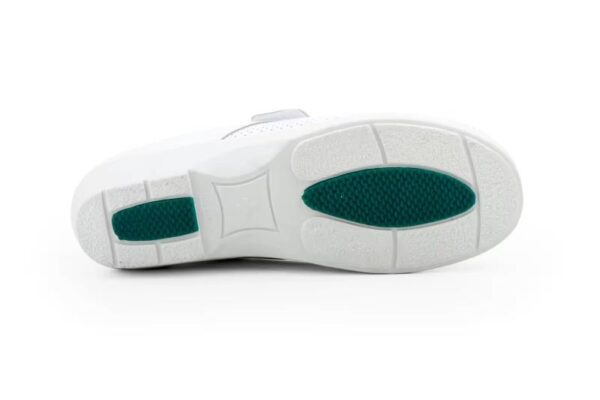 Zapato sanitario blanco para mujer de piel alta calidad Cierre de velcro Tallas 35 a 41 Modelo Farma - Imagen 2