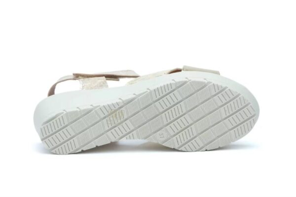 Sandalias de cuña para mujer con velcro y detalle metalizado Hecho en España Modelo 3136 Tallas 36 a 41 Jam - Imagen 2