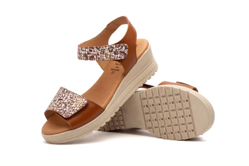 Sandalias de cuña para mujer con velcro Hecho en España Modelo E647 Tallas 36 a 41 Alto Estilo 2 Sandalias de cuña para mujer con velcro Hecho en España Modelo E647 Tallas 36 a 41 Alto Estilo - Image 2