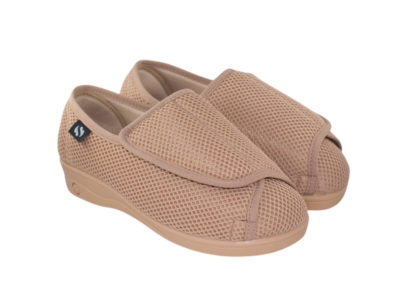 Zapatillas anchas especiales de rejilla para mujer con velcro Tallas 35 a 42 Modelo Patricia Sevillas