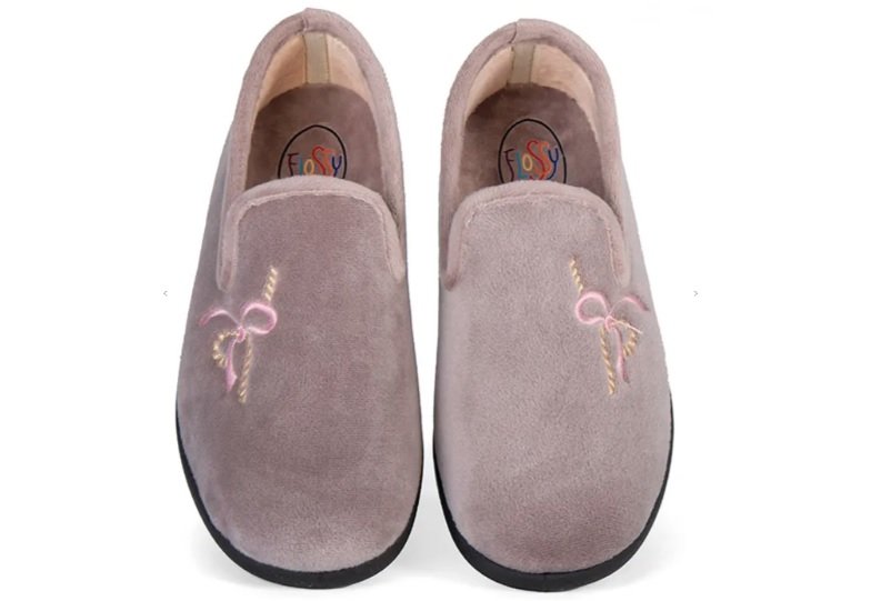 Zapatillas de casa cerradas para mujer con bordado modelo 26214 Flossy 4 Zapatillas de casa cerradas para mujer con bordado modelo 26214 Flossy - Imagen 4
