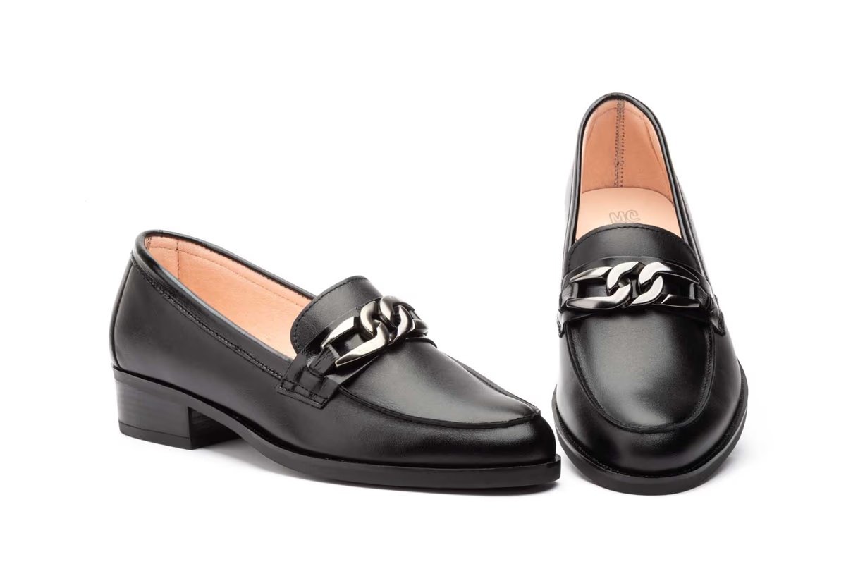 Zapatos Mujer Piel Negro Hebilla modelo PYM1810 Par y Medio